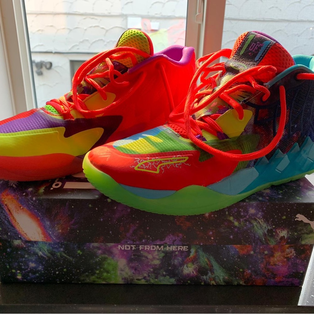 Lamelo MB.01 “Be you” with box and both sets of laces.
